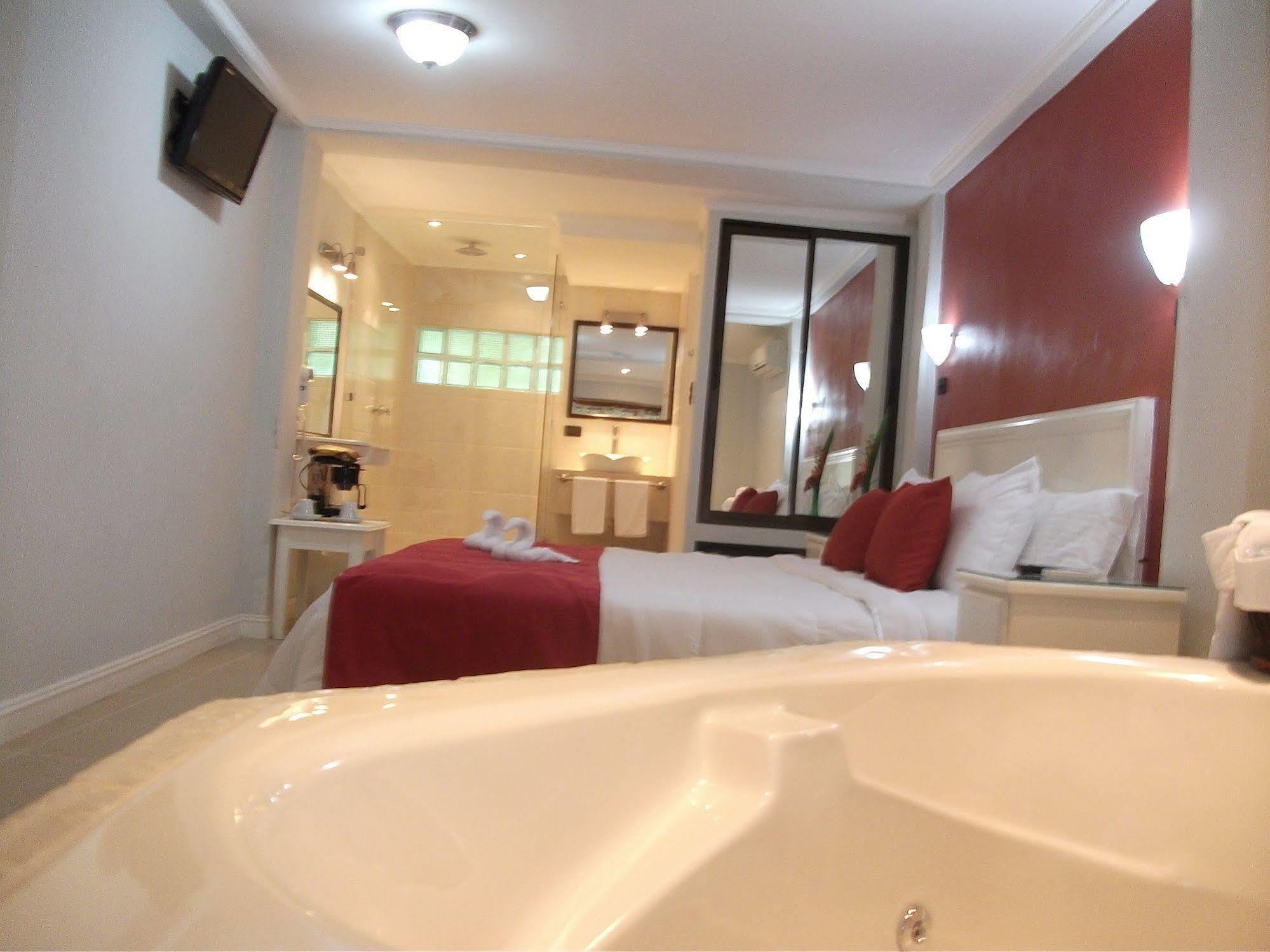 יקו Copacabana Hotel And Suites (Adults Only) מראה חיצוני תמונה